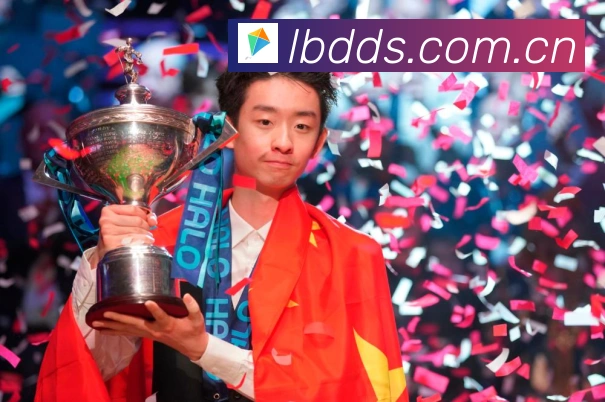 福登在现代足球技术特点与战术价值解析